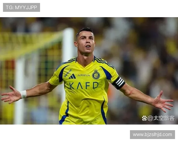 足球明星精彩瞬间高清打门图片展示尽显球场风采与激情